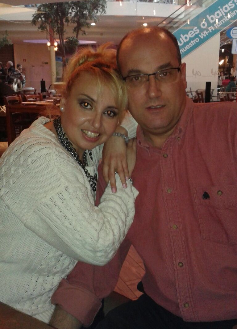 Eva Sonia y su pareja