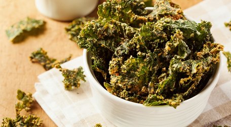 Spicy kale chips