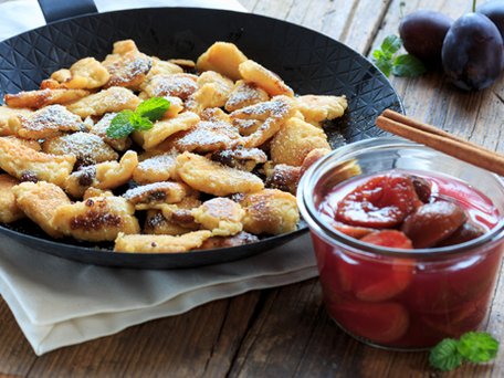 Kaiserschmarrn with stewed plums